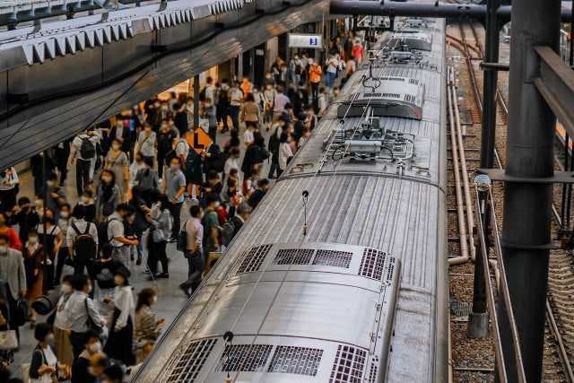 駅の混雑イメージ