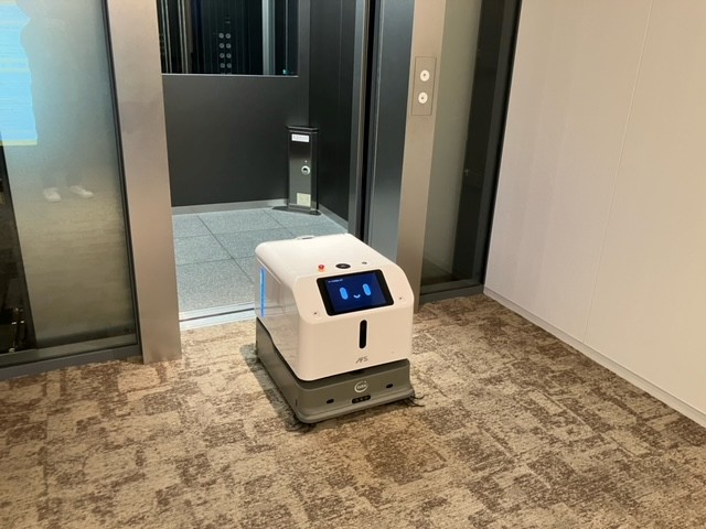 02 エレベーター